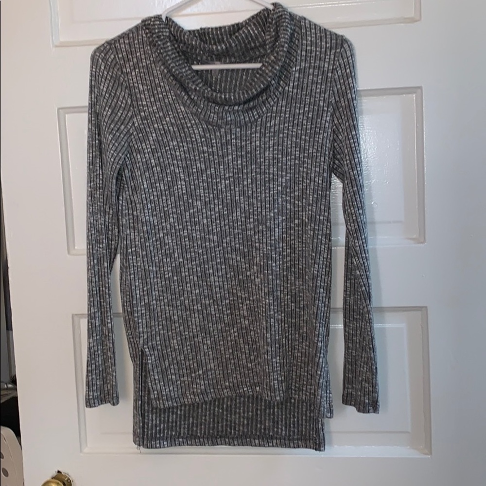 Thin loose neck sweater